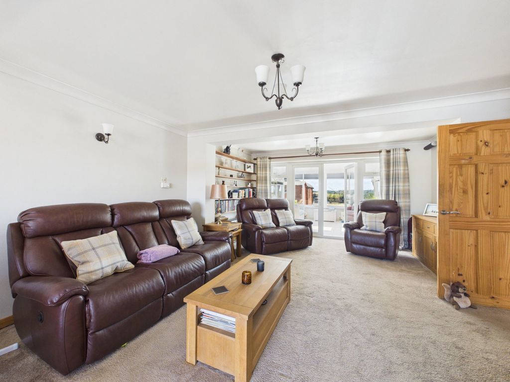 Property photo 3 of 34
