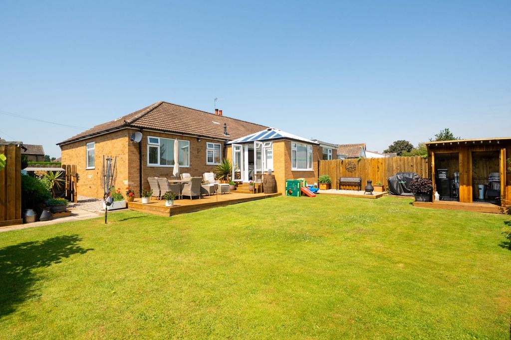 Property photo 3 of 25