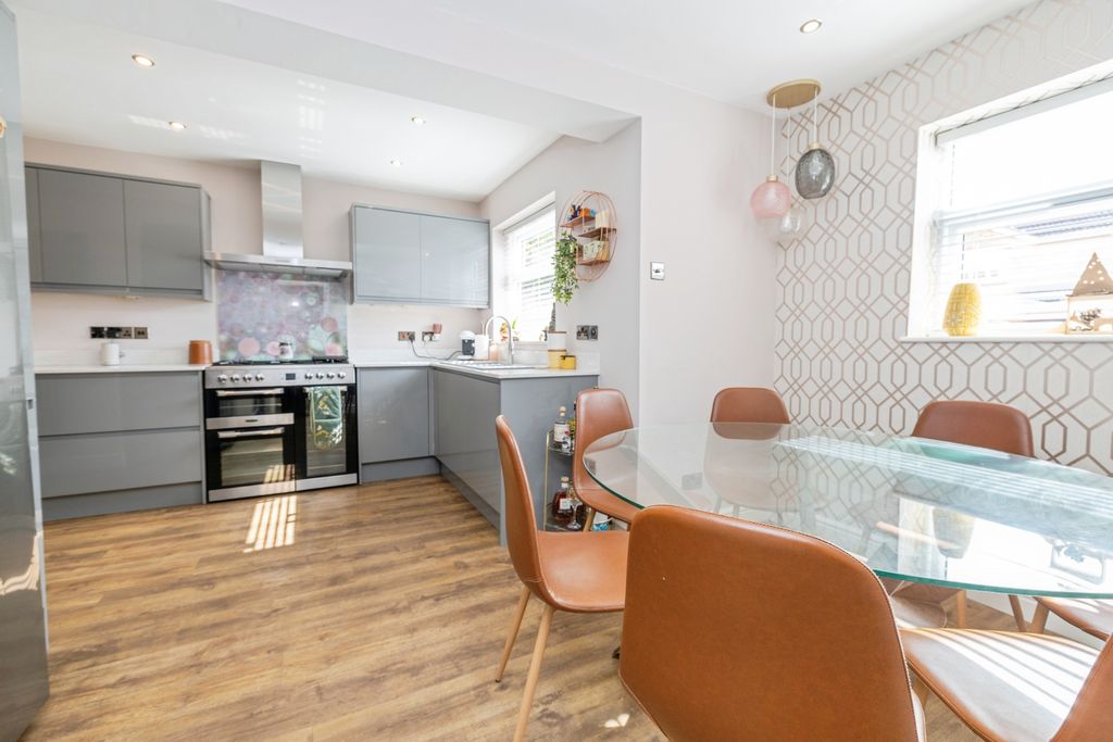 Property photo 2 of 20 Kitchen Diner