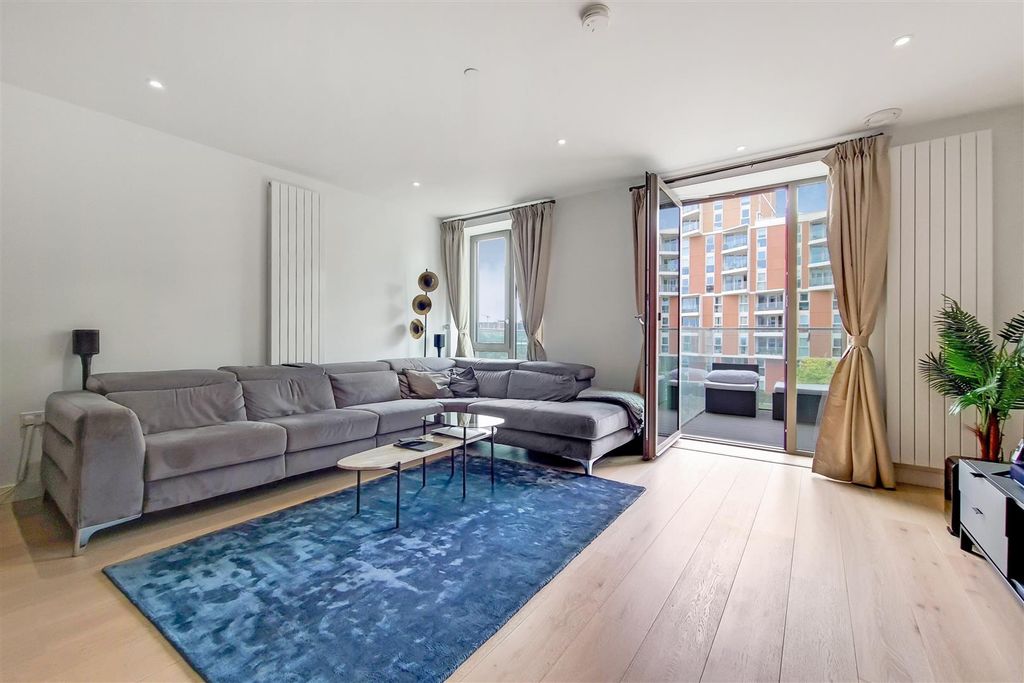 Property photo 1 of 11