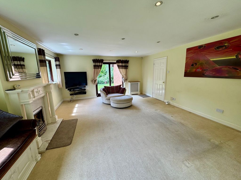 Property photo 3 of 21