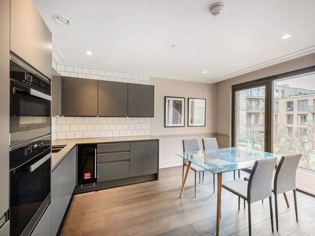 Property photo 2 of 14 Queen's Wharf