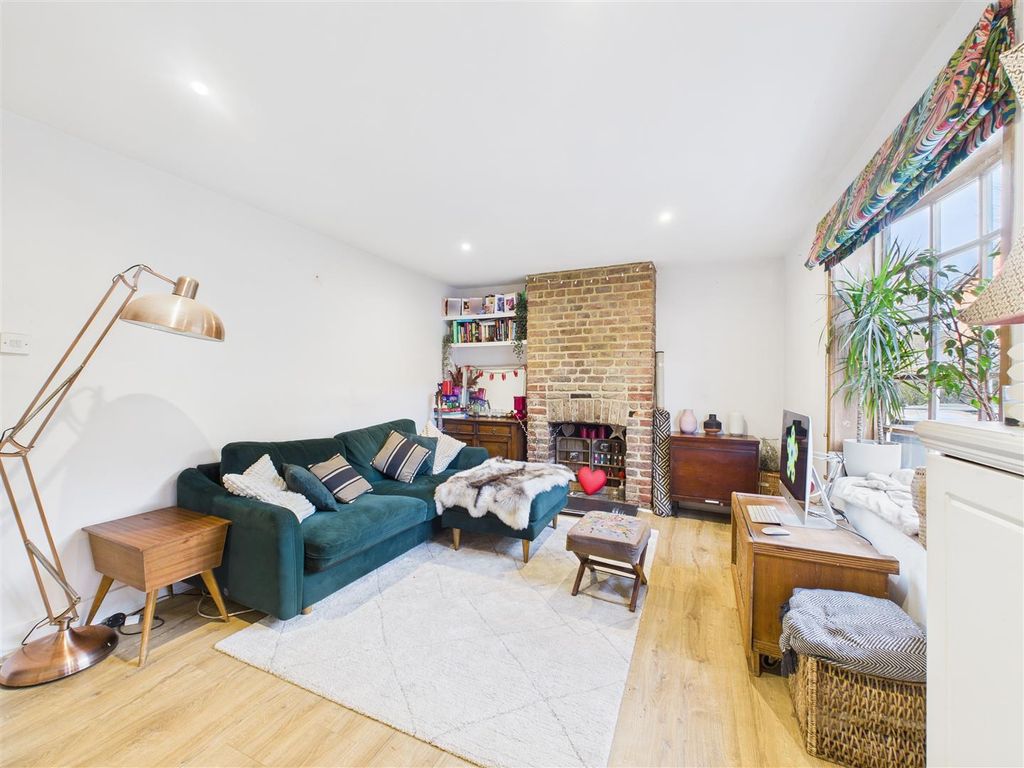 Property photo 3 of 13