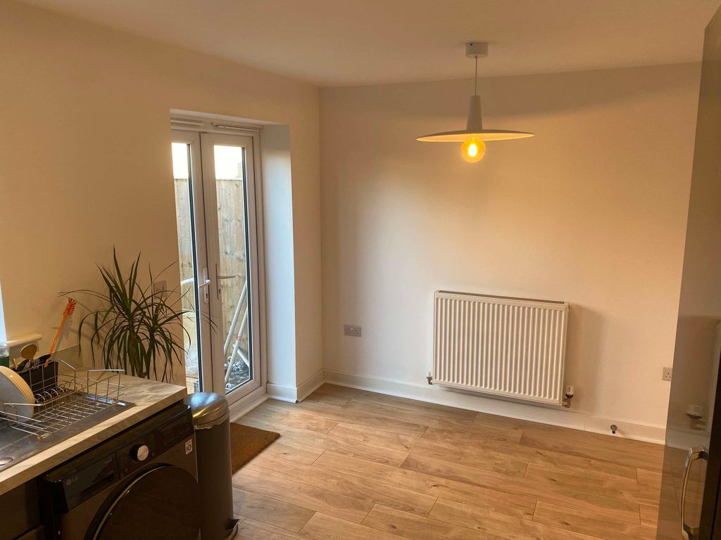 Property photo 2 of 18 Image