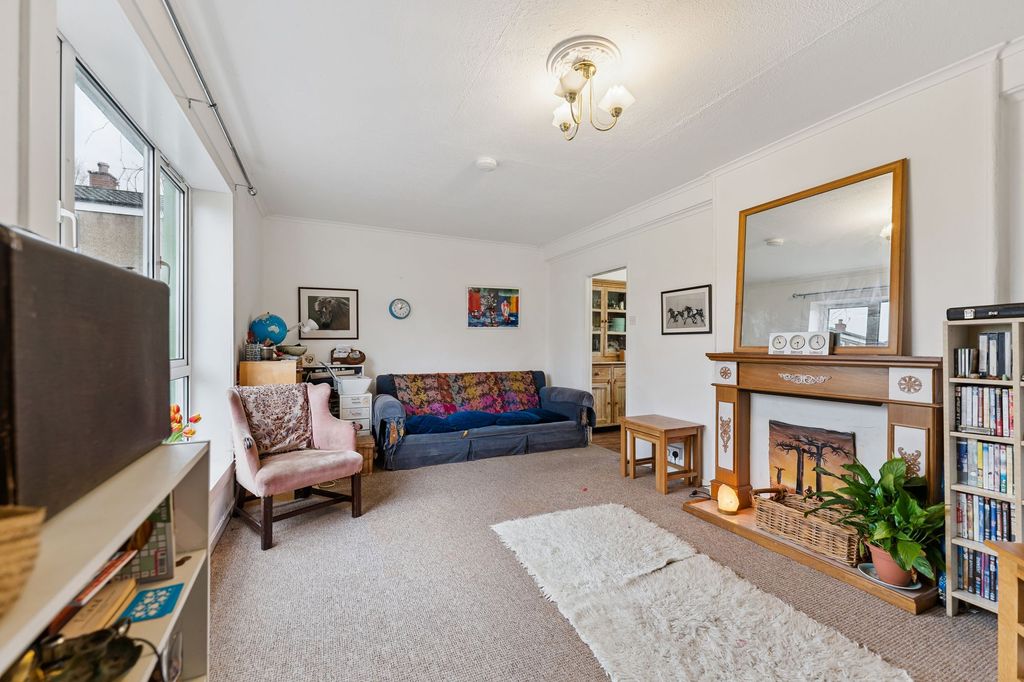 Property photo 2 of 21