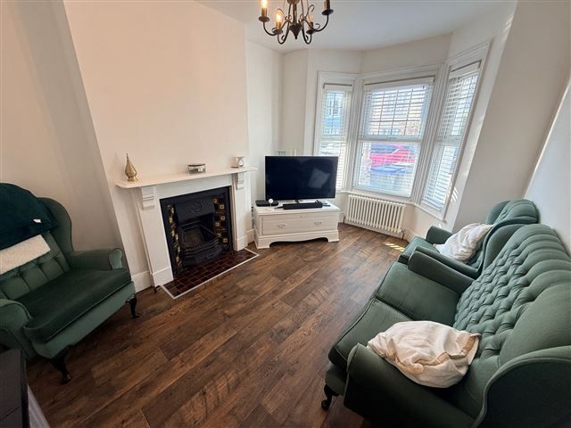 Property photo 2 of 14 Lounge