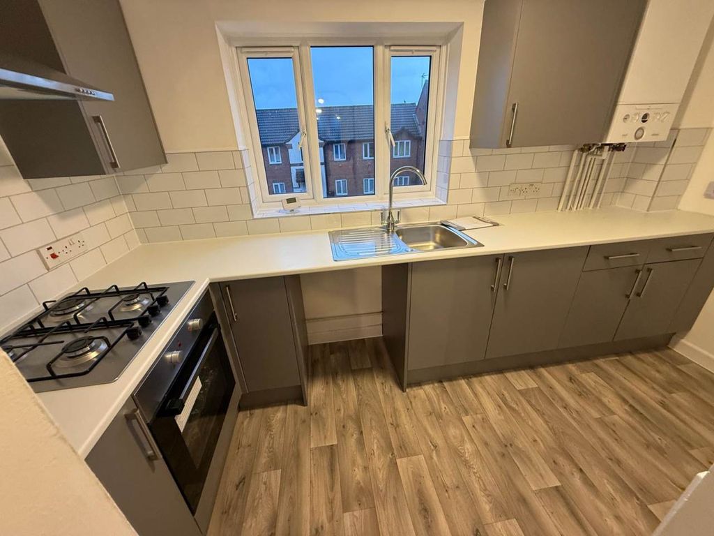 Property photo 2 of 9 Newly Fitted Kitchen