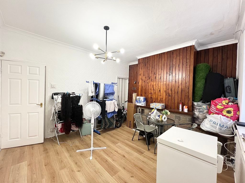 Property photo 2 of 10 Photo 1