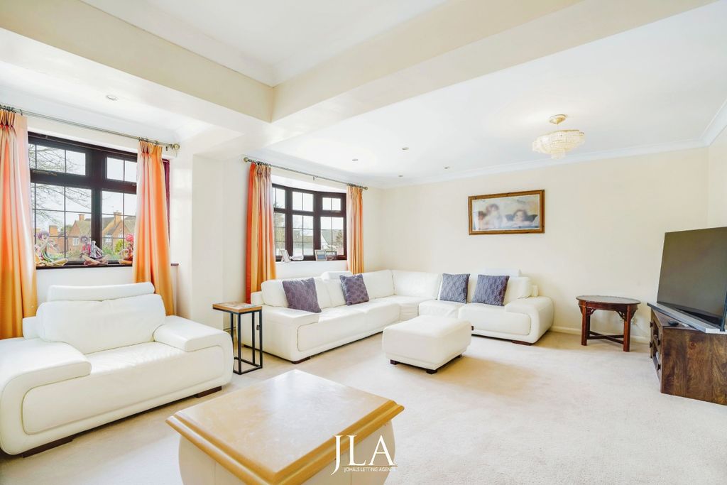 Property photo 3 of 20