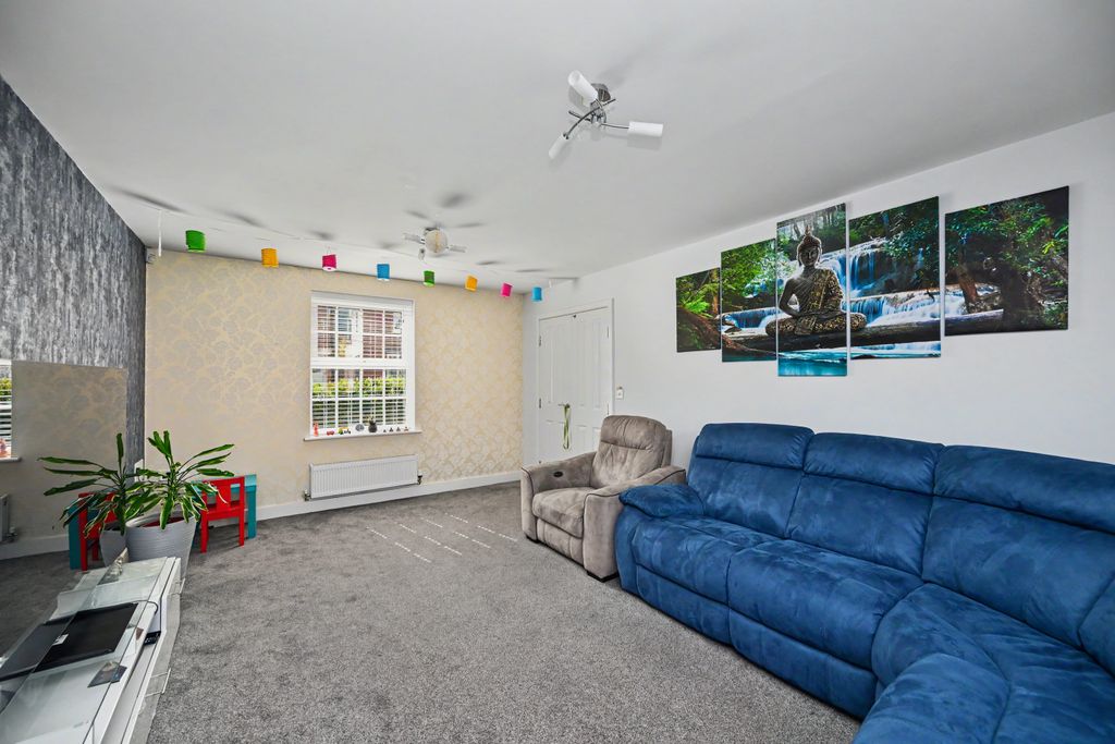 Property photo 3 of 20