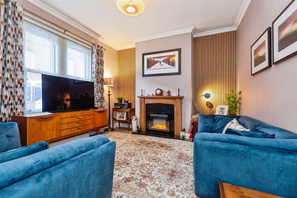 Property photo 2 of 16