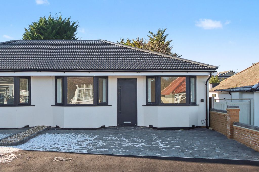 Property photo 2 of 10 External