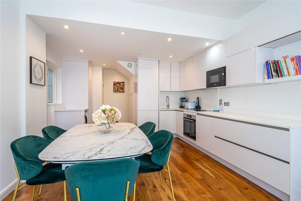 Property photo 2 of 21 Picture No. 29