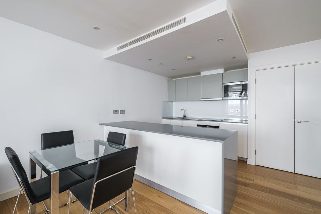 Property photo 3 of 10 Regents Wharf