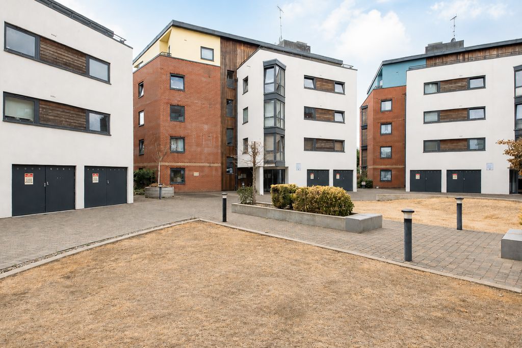 Property photo 1 of 15 1