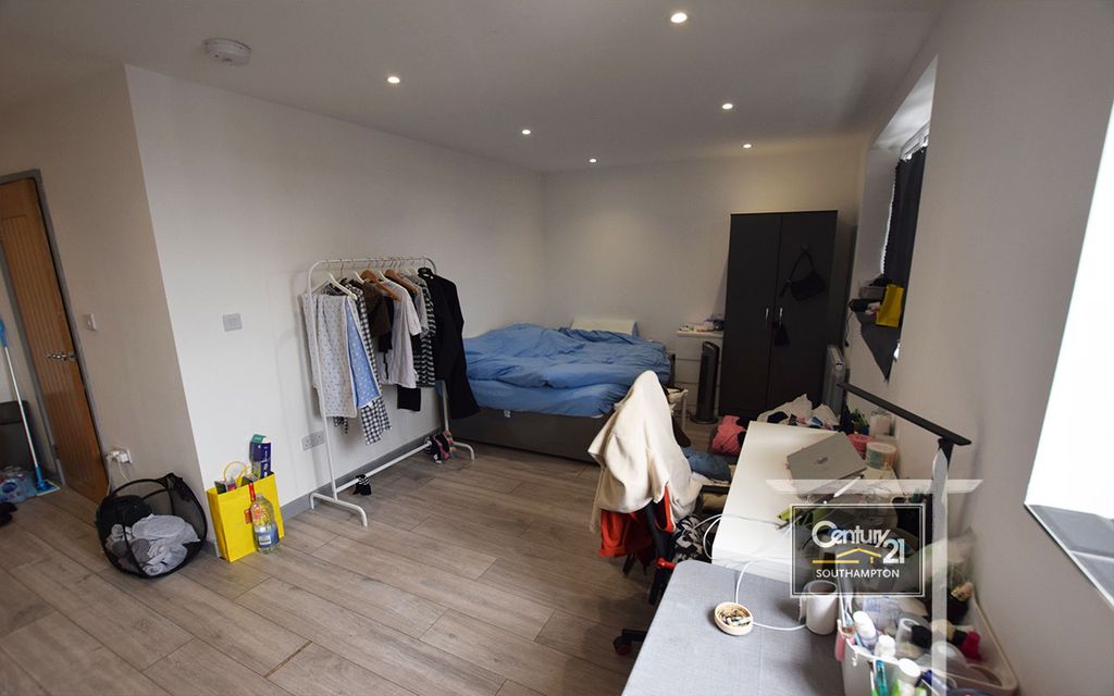 Property photo 2 of 3