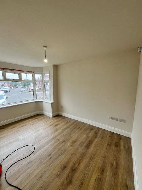 Property photo 3 of 10 Image