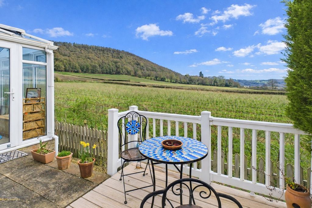 Property photo 2 of 20