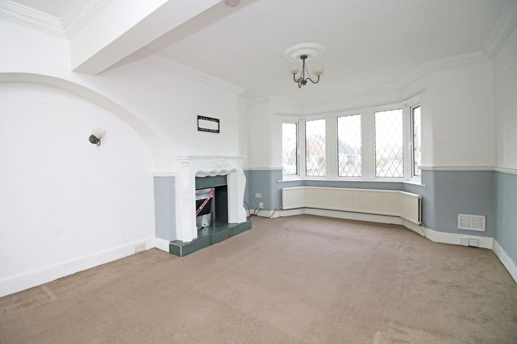 Property photo 3 of 24