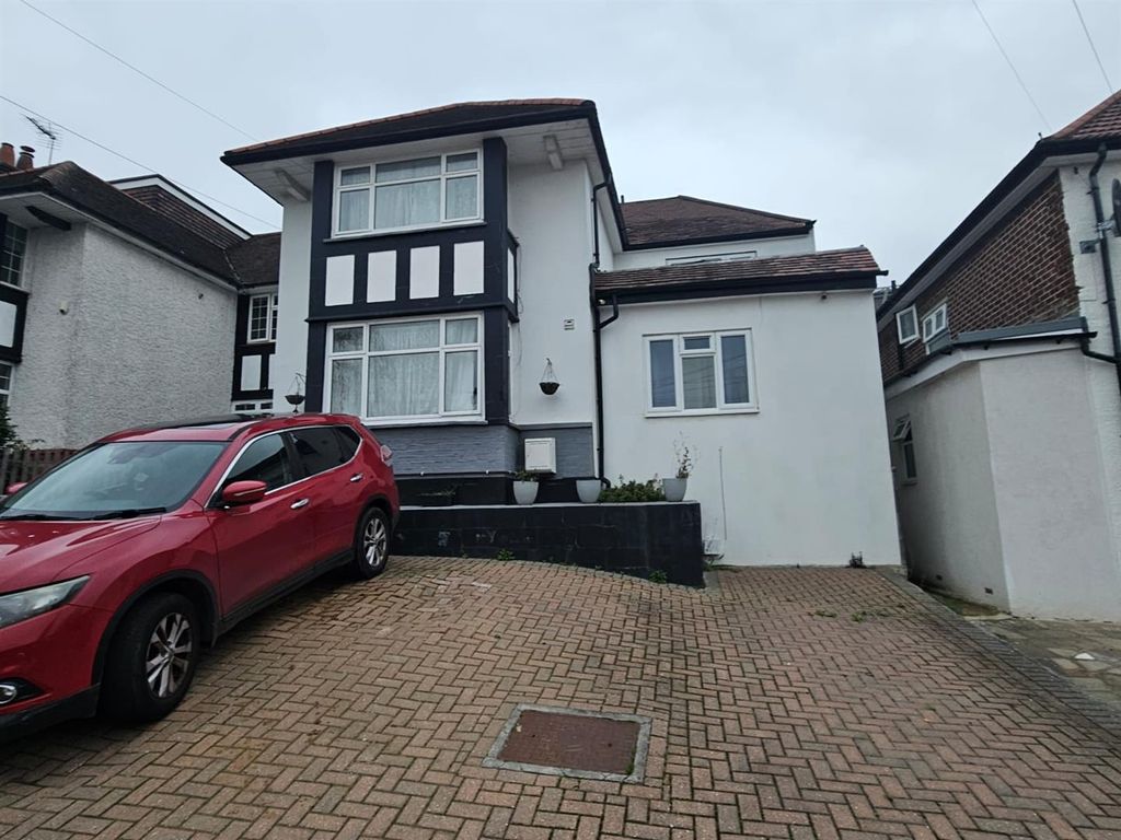 Property photo 1 of 10 External