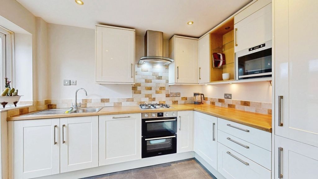 Property photo 2 of 18 Pbox-Img.Jpg