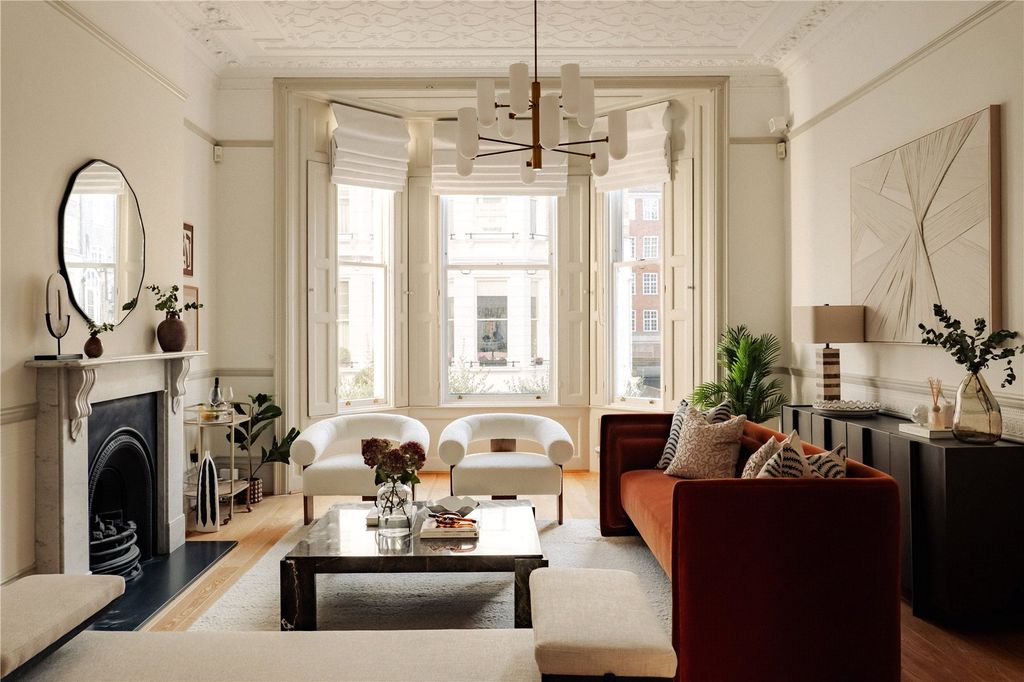 Property photo 2 of 30 Living Room