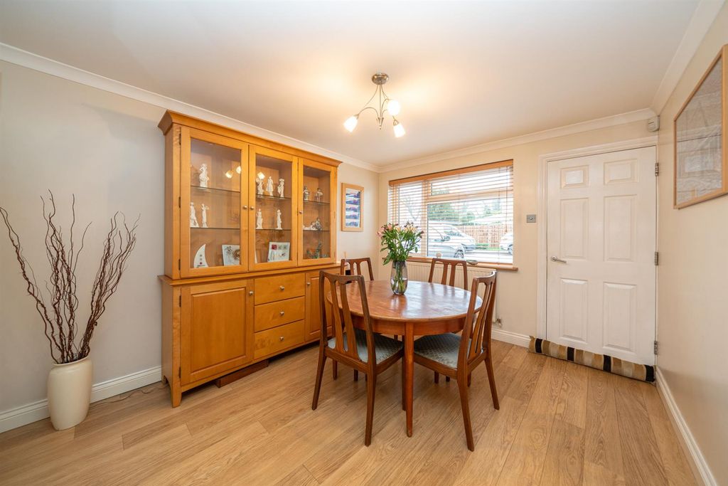 Property photo 3 of 13 14-Elstree-Road-8771.Jpg