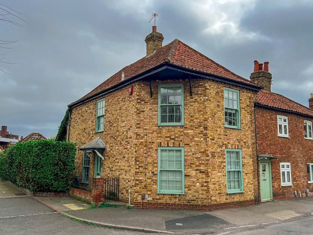 Property photo 1 of 41