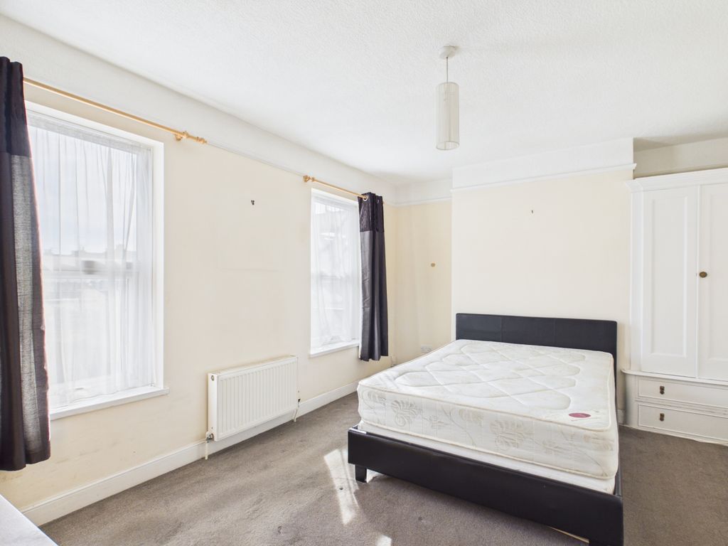 Property photo 1 of 8 Cam01740G0-Pr0547-Still009