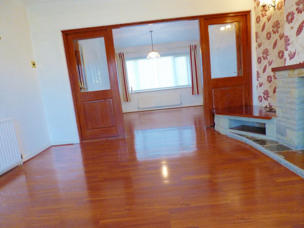 Property photo 2 of 13 Lounge