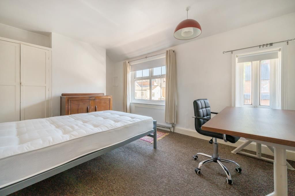 Property photo 2 of 10 Bedroom