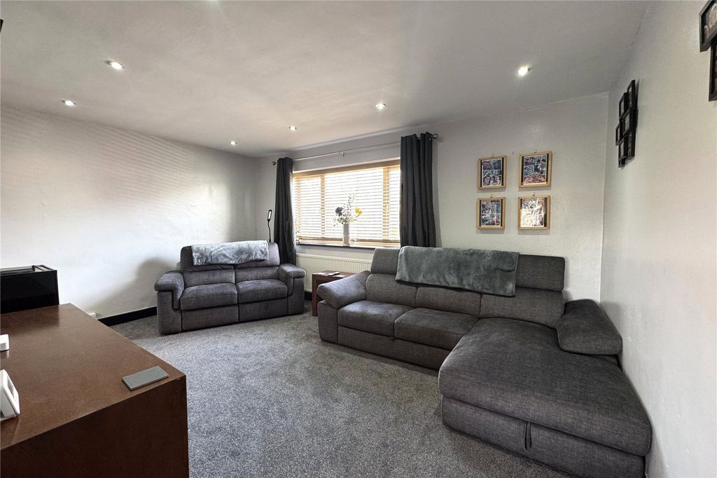 Additional image 5 of 3 bed maisonette for saleWillow Crescent, Farnborough, Hampshire GU14