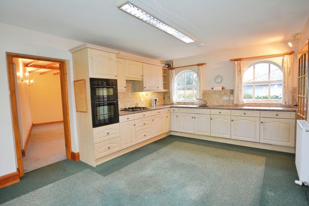 Property photo 2 of 21 c2694777-Kitchen-Breakfast 20Room