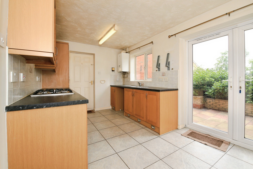 Property photo 3 of 12 Kitchen