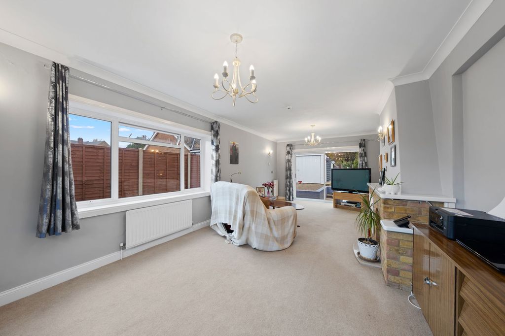 Property photo 3 of 20