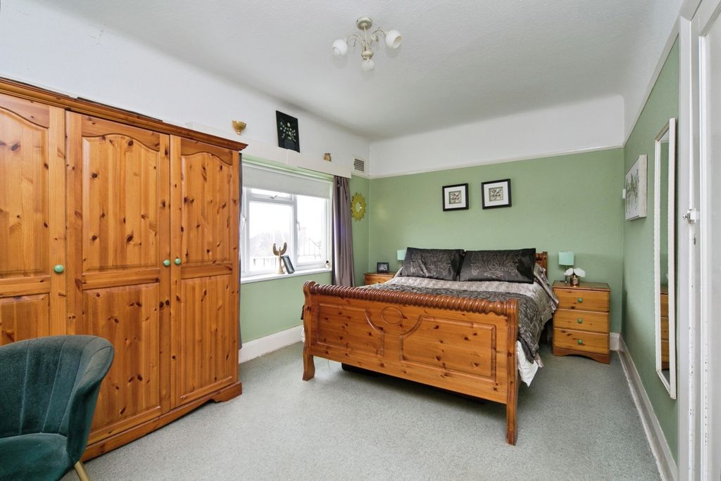 Additional image 7 of 3 bed flat for saleVicarage Avenue, Llandudno, Conwy LL30