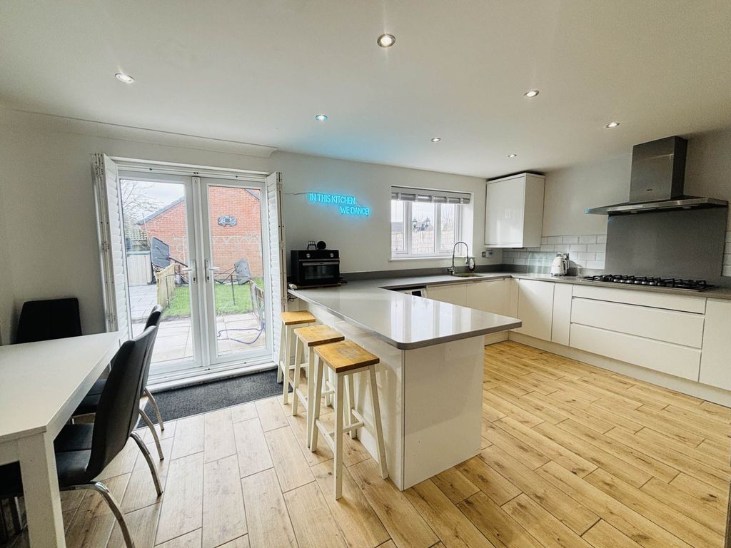 Property photo 3 of 29