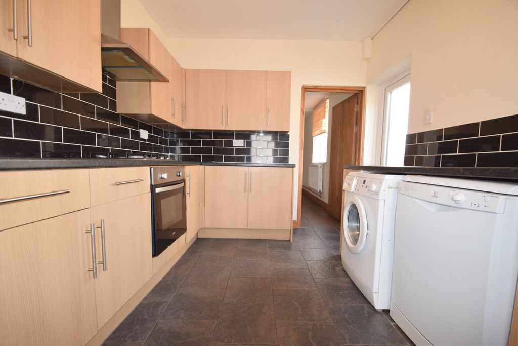 Property photo 1 of 12 Photo 5