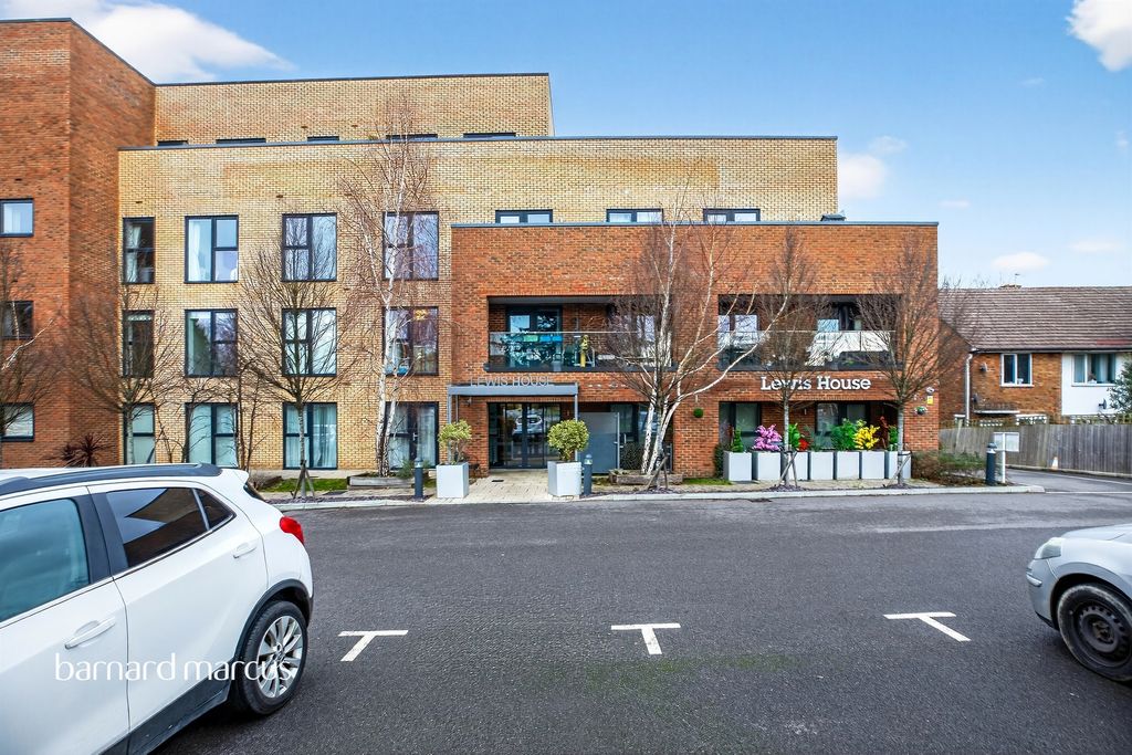 Property photo 1 of 12