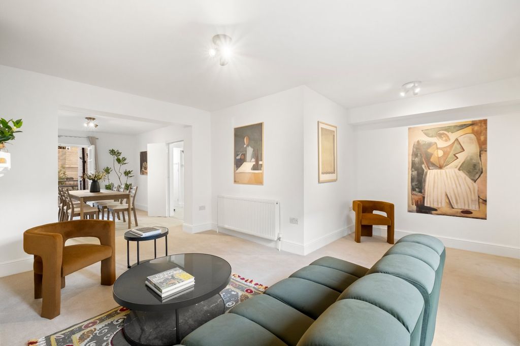 Property photo 2 of 22