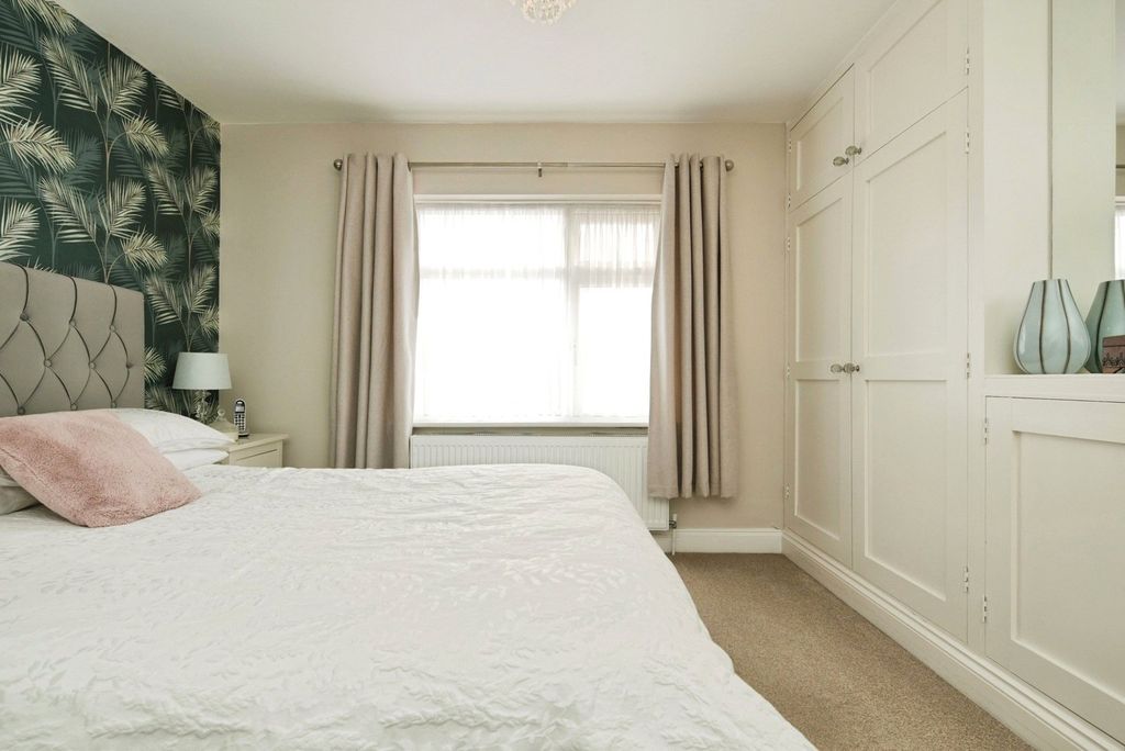Property photo 3 of 33 Pbox-Img.Jpg