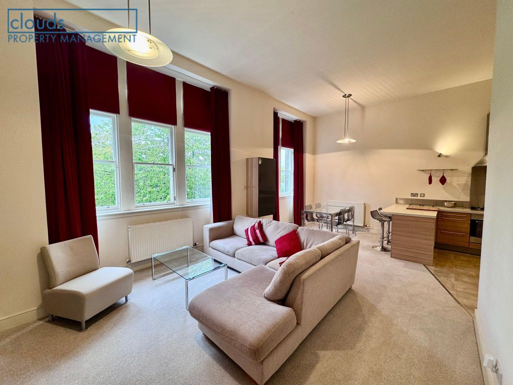 Property photo 1 of 13 Living Room