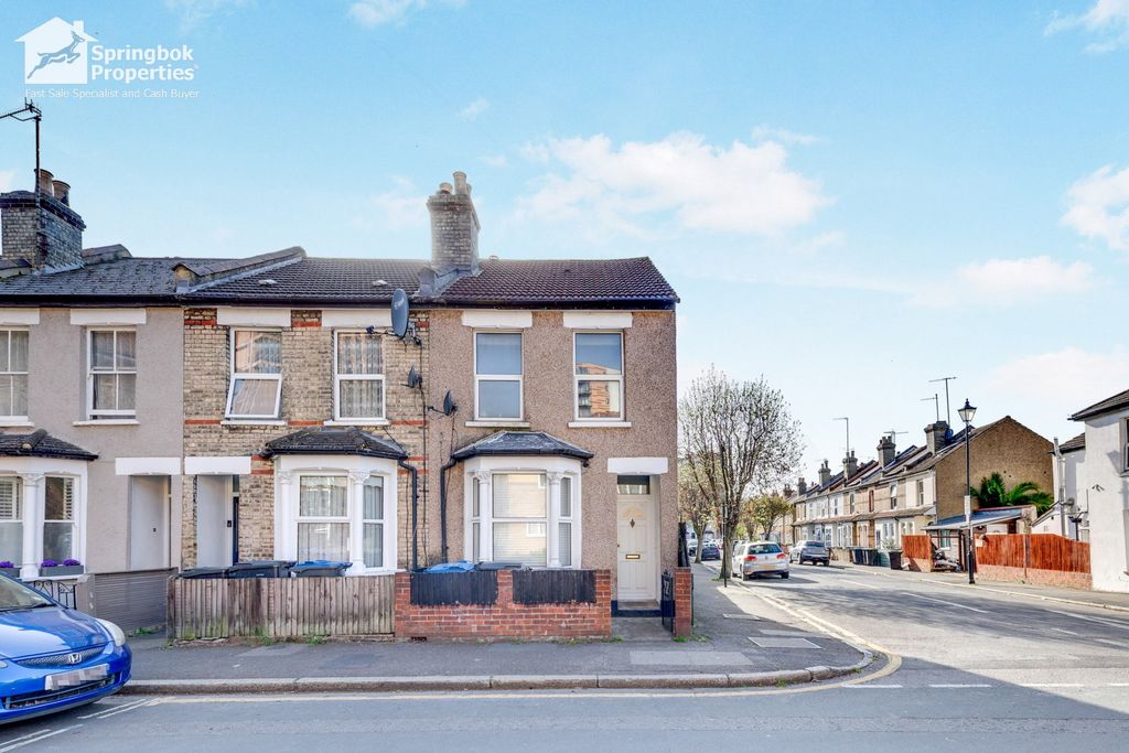 Property photo 1 of 19 Front View