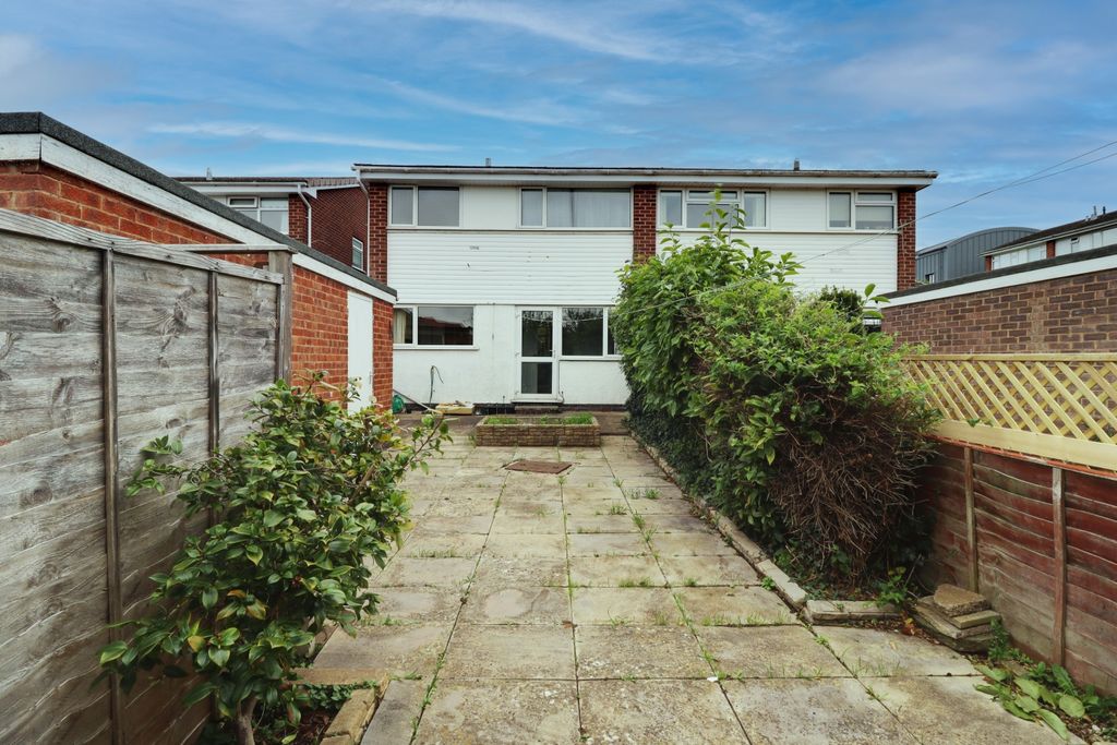 Property photo 2 of 22 Garden View To House