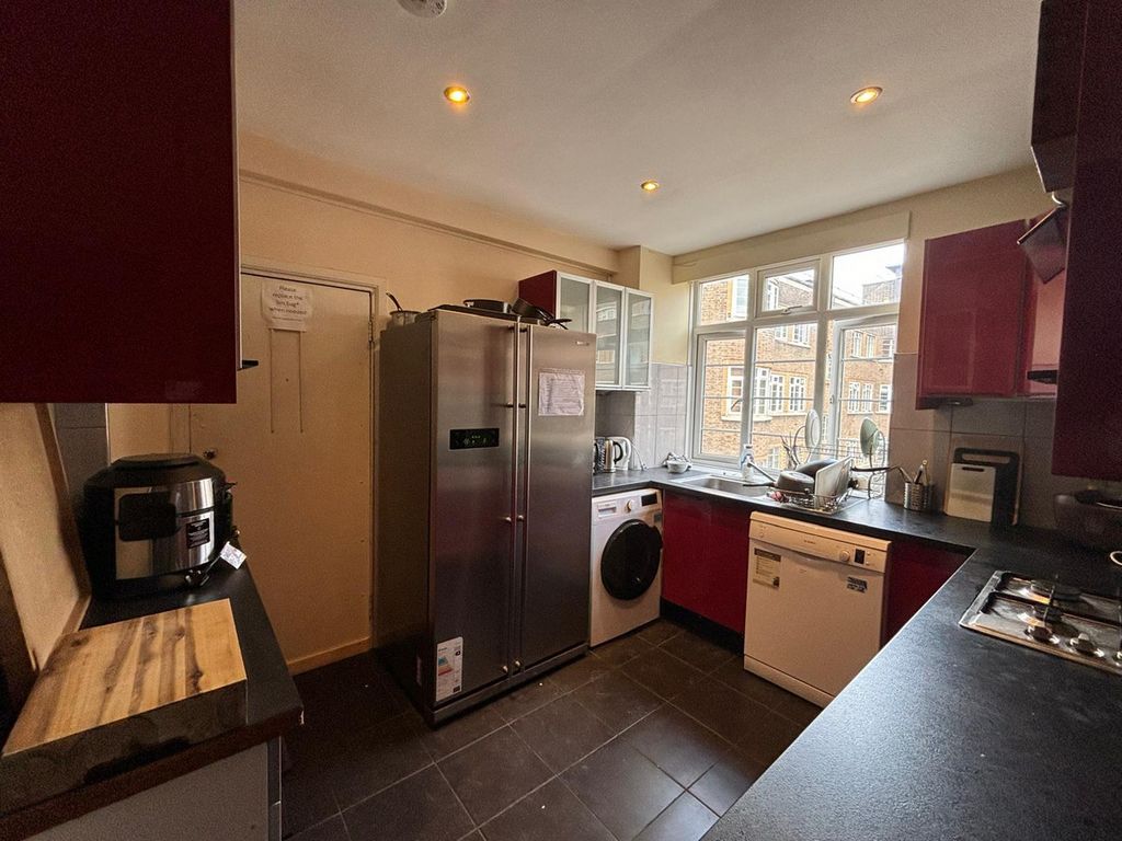 Property photo 3 of 4