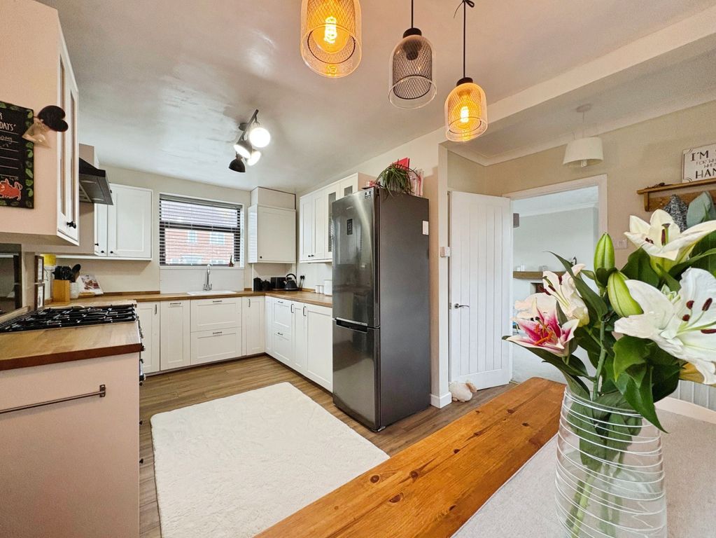 Property photo 3 of 19 Kitchen/Diner