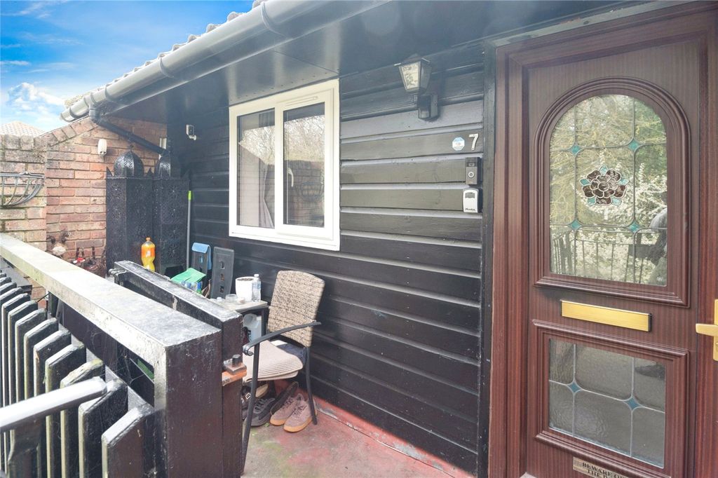 Property photo 1 of 8 Picture No. 05