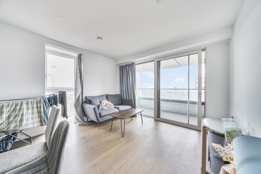 Property photo 3 of 13 Reception