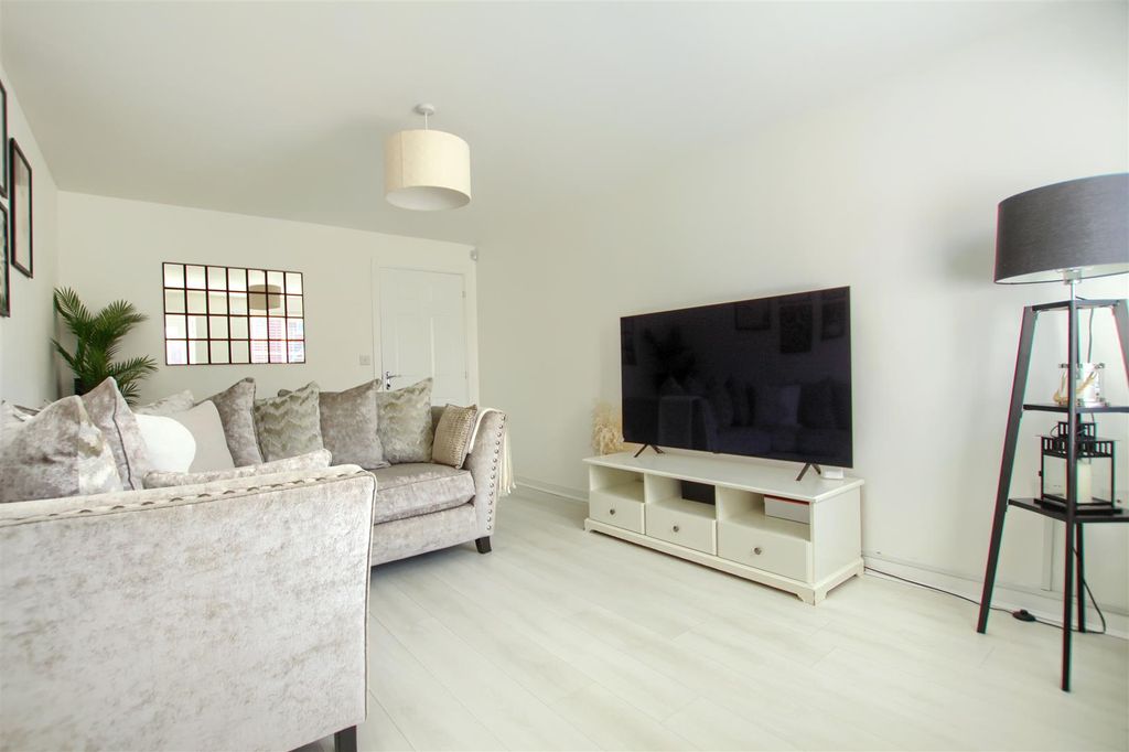 Property photo 3 of 14 Pw1.Jpg