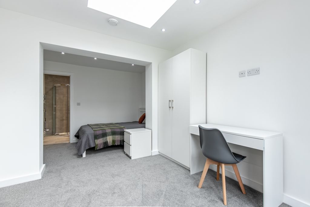 Property photo 2 of 5 169801